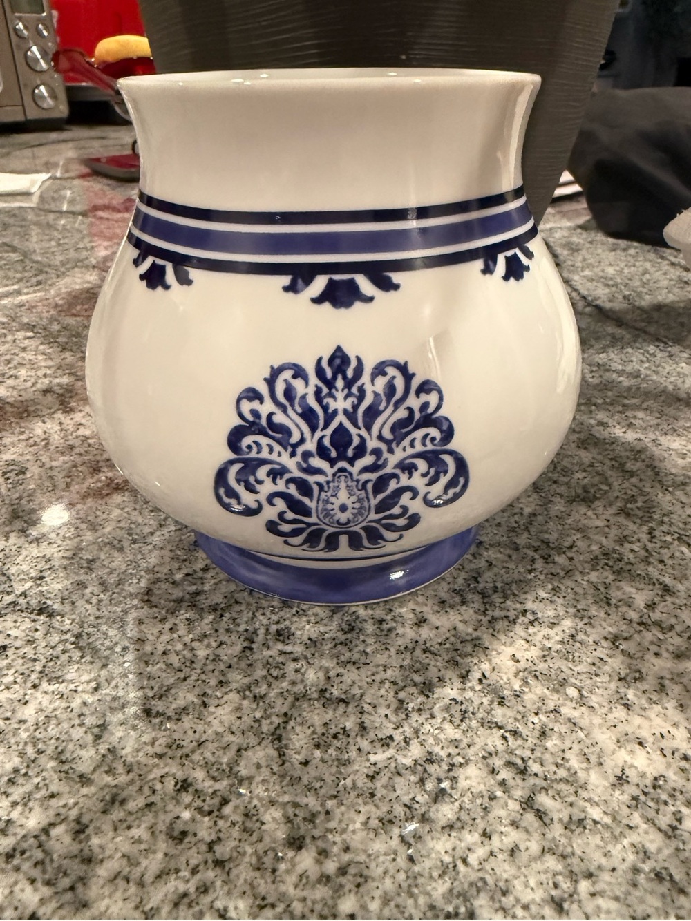 Chelsea jar  by Nanette Vacher